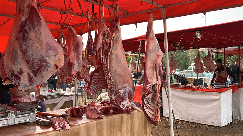 Le Goût de l'Authenticité : À la Découverte du Souk du Mardi de Benguerir et de sa Légendaire Chwaya